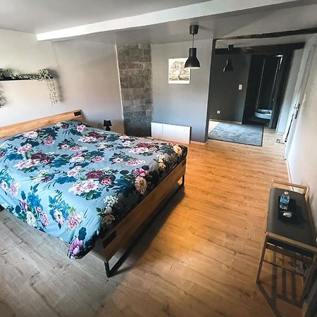 Bed and Breakfast Le Petit Broux Эвей Экстерьер фото