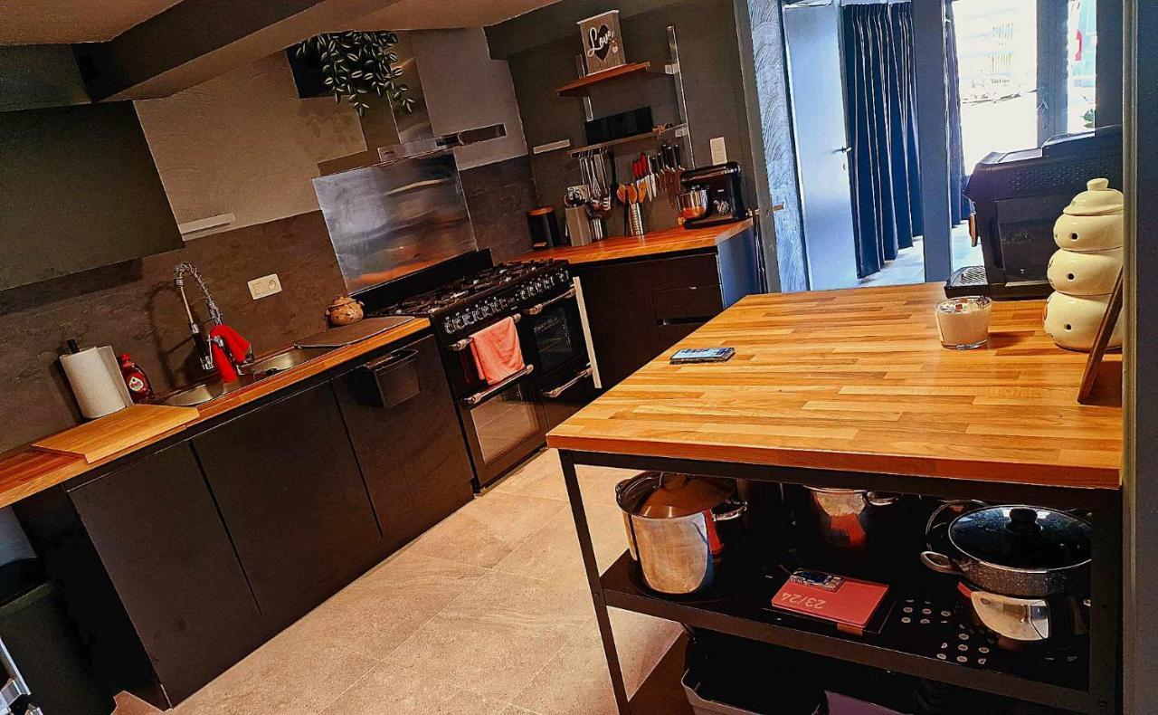 Bed and Breakfast Le Petit Broux Эвей Экстерьер фото