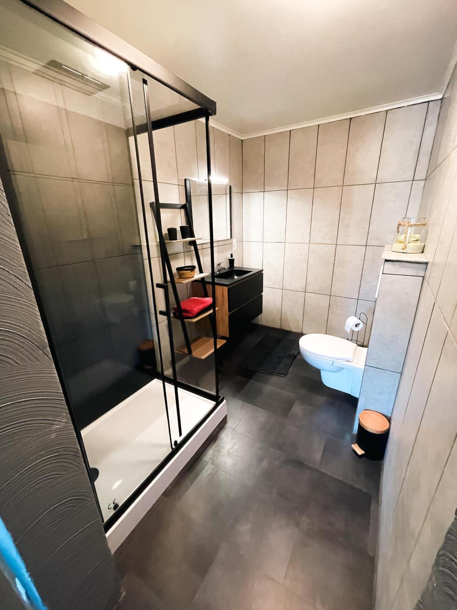 Bed and Breakfast Le Petit Broux Эвей Экстерьер фото