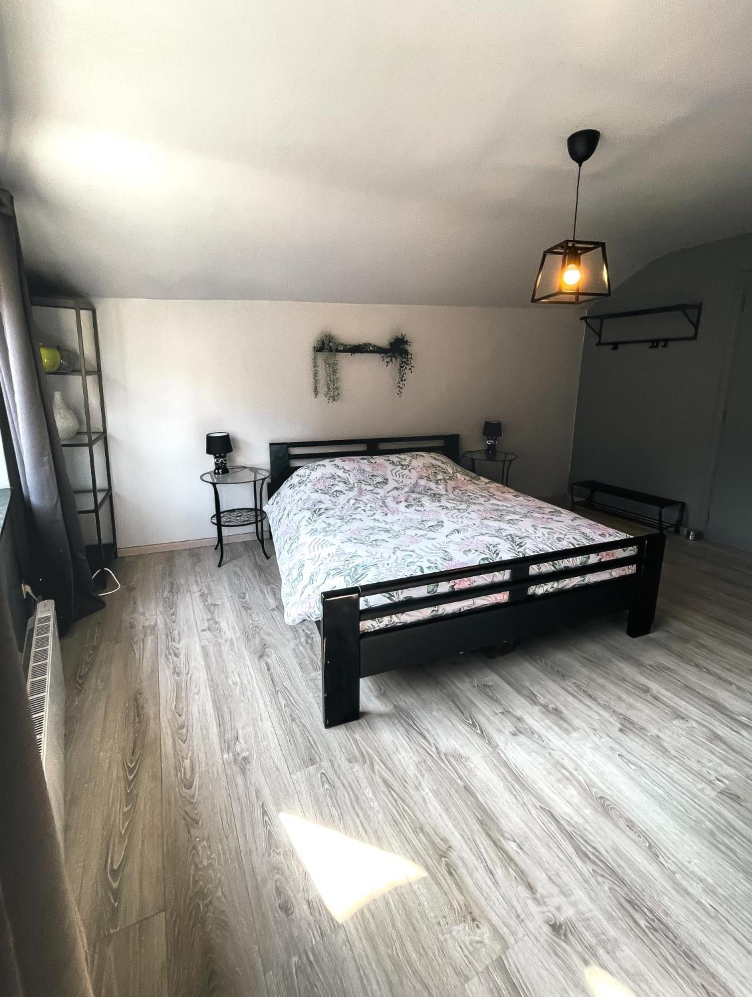 Bed and Breakfast Le Petit Broux Эвей Экстерьер фото